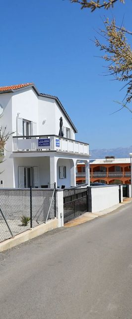 Apartment Carmen Deluxe Vir