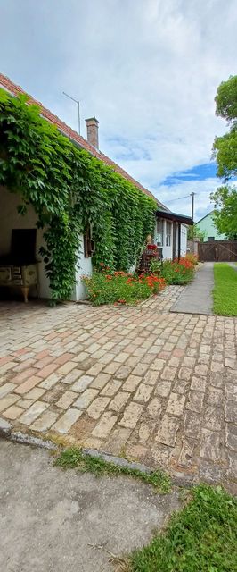 Pónis Vendégház Dávod