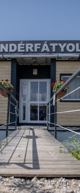 Tündérfátyol Hajó Abádszalók