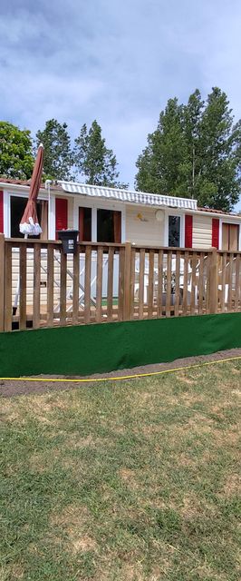 Borostyán Pihenőpark Mende