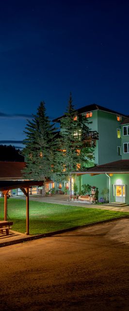 Zöldsziget Menedék, Rendezvény-és pihenőház Bárna