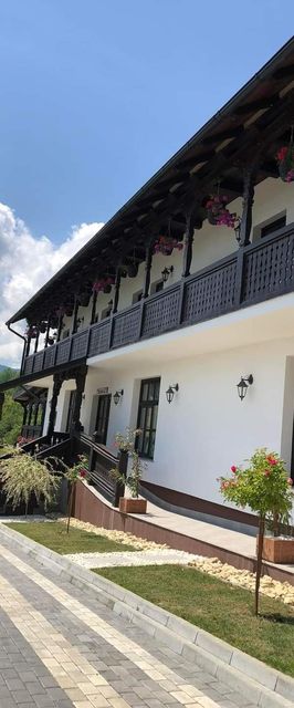 Moșia Dar În Rai Berbești