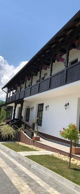 Moșia Dar În Rai Berbești