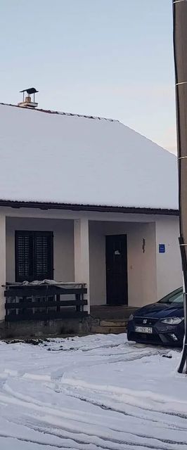 Apartmanok Családok Részére Medencével Lovinac, Velebit - 21748 Lovinac