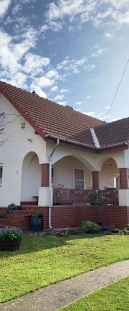 Pusztavár-Lak*** Erdőhorváti