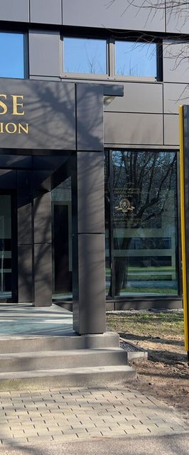 Golden Lion House Bed&Breakfast Rumia