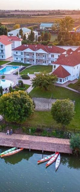 Aranyszarvas Panzió****, Étterem és Grillterasz Szarvas