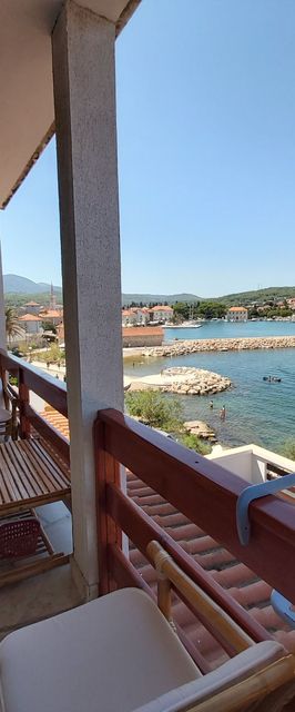 Apartment Next to the sea Jelsa