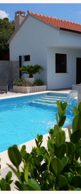 House Luketini dvori Marina