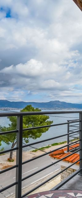 Apartment Nela Arbanija