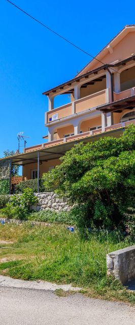 Apartments Ruzica F Lopar