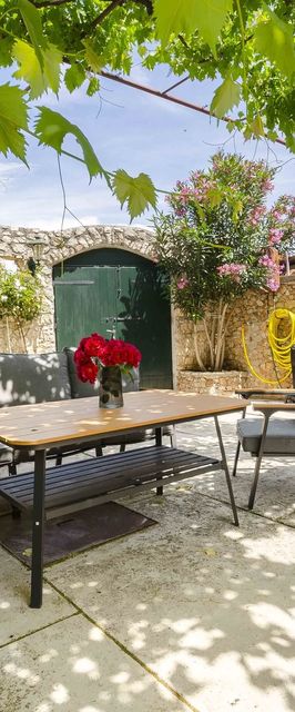 Apartments Emmeline Tisno