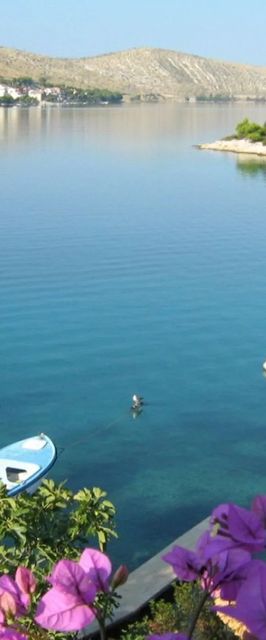 Apartments Mala kuća kraj mora Grebastica