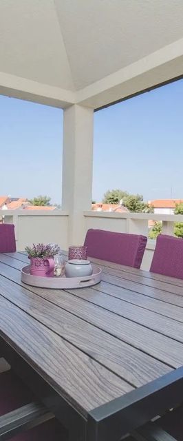 Apartments Salsa Supetar