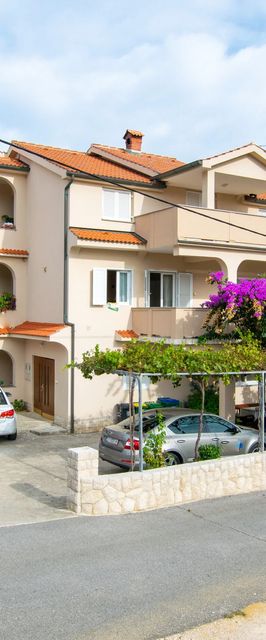 Apartments Mirjana V Lopar