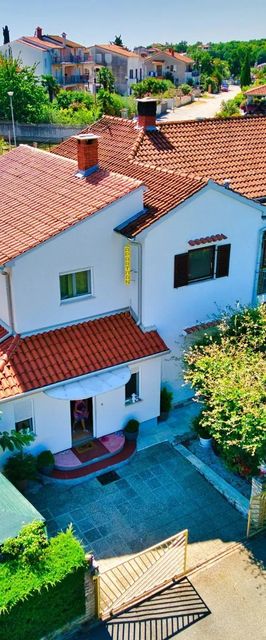 Apartment Palmira Varvari