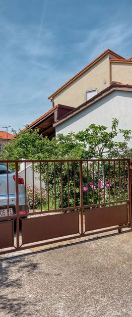 House Tiny house Banjole