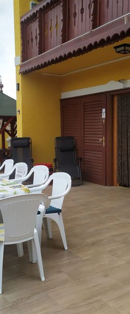 Sárga Önálló Nyaralóház Balatonfenyves