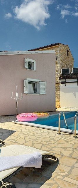 House Michelle Liznjan