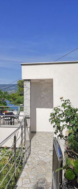 Apartment Glorijeta with Sea View Silo