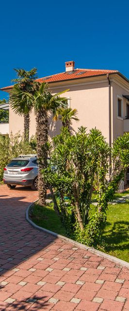 Apartments Katja Njivice