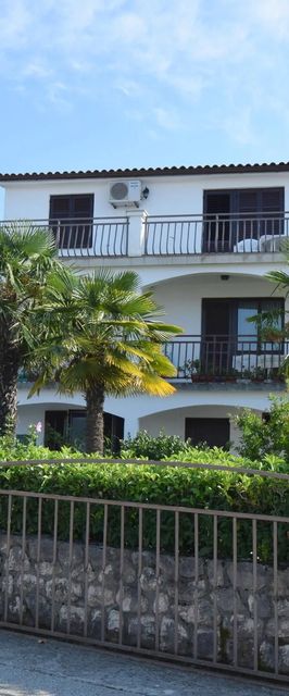 Apartment Milica Njivice II