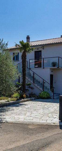 Apartments Aki Malinska