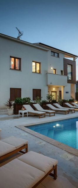 Apartment Residence Mala 1 s bazenom i whirlpool-om Funtana