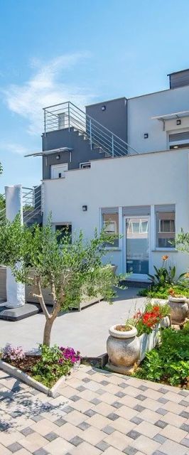 Hamilton Building Medulin