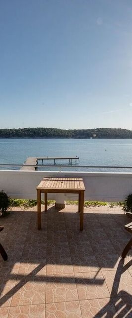 Apartmanok és Szobák A Tenger Mellett Barbat, Rab - 20049 Barbat