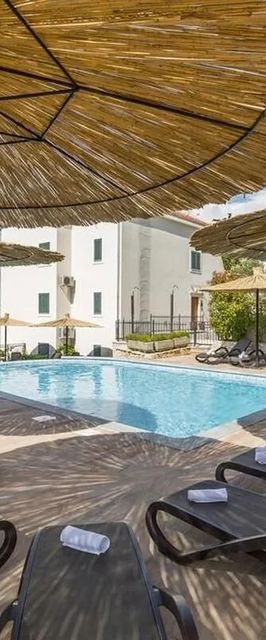 Apartmanok Családok Részére Medencével Slatine, Ciovo - 20341 Slatine