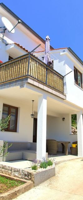 Apartmanok Parkolóhellyel Njivice, Krk - 20898 Njivice