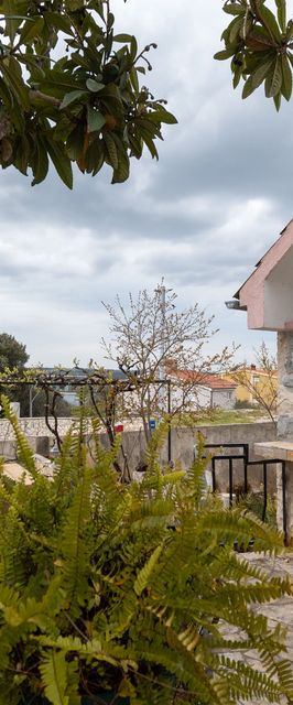 Apartmanok és Szobák A Tenger Mellett Posedarje, Novigrad - 21123 Posedarje