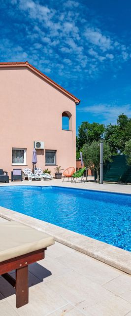 Apartmanok Családok Részére Medencével Pula - 21314