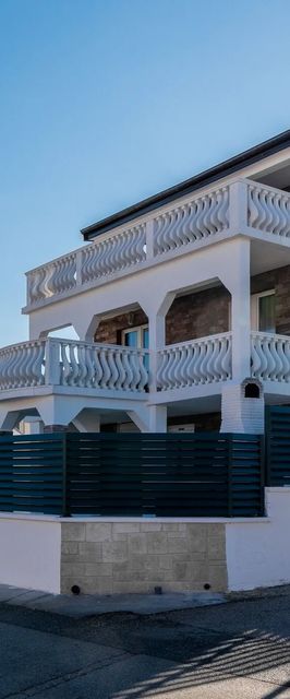 Apartmanok Parkolóhellyel Vir - 21504