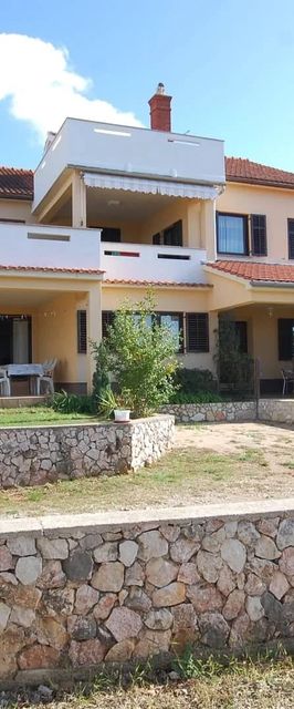 Apartmanok Parkolóhellyel Njivice, Krk - 21728 Njivice