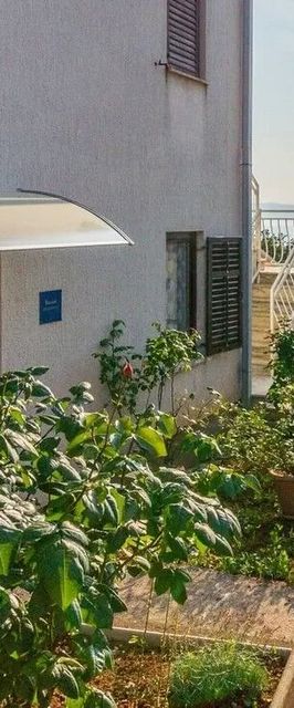 Apartmanok Parkolóhellyel Njivice, Krk - 21857 Njivice