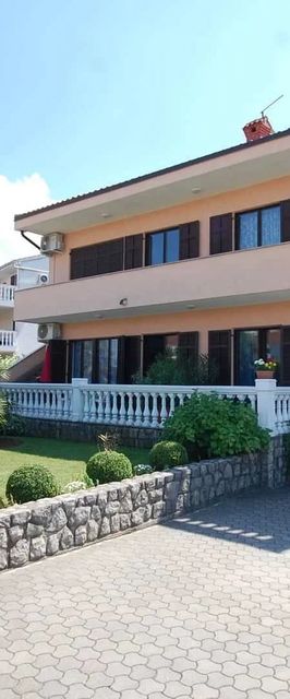 Apartmanok Parkolóhellyel Njivice, Krk - 21860 Njivice