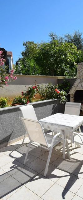 Apartmanok Parkolóhellyel Njivice, Krk - 21902 Njivice