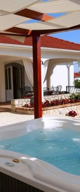 Ház Családok Részére Medencével A Tenger Mellett Barbat, Rab - 22081 Barbat