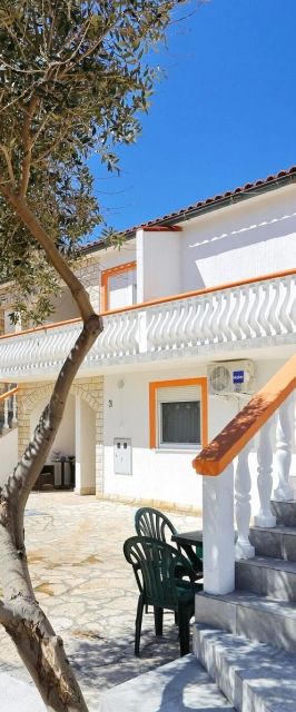 Apartmanok Parkolóhellyel Vir - 22134