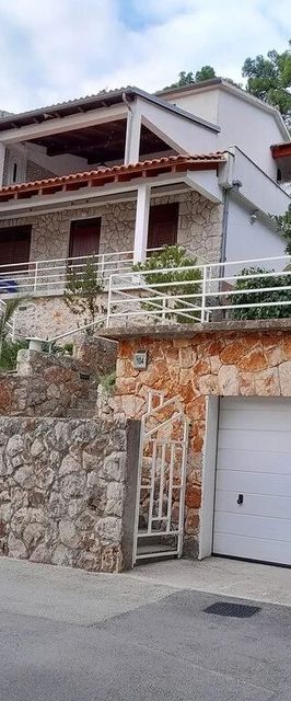Apartmanok Parkolóhellyel Jelsa, Hvar - 22211 Jelsa