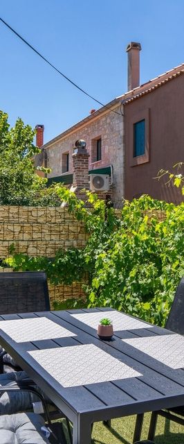 Apartmanok Parkolóhellyel Vir - 22682