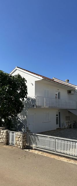 Apartmanok Parkolóhellyel Novalja, Pag - 22963 Novalja