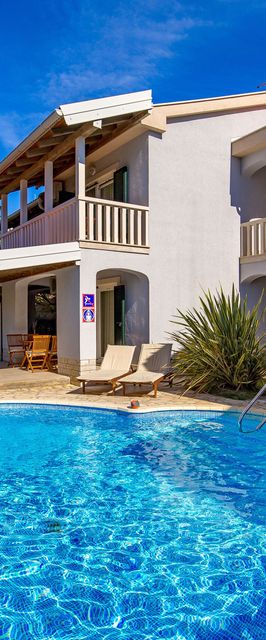 Apartments Petra Banjol