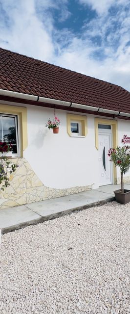 Leander Apartman Ostoros