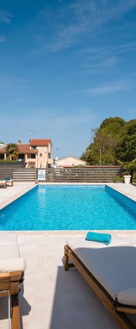 Apartment Residence Mala 3 s bazenom i whirlpool-om Funtana