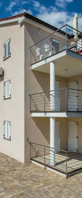 Apartment Laštro Nives Silo