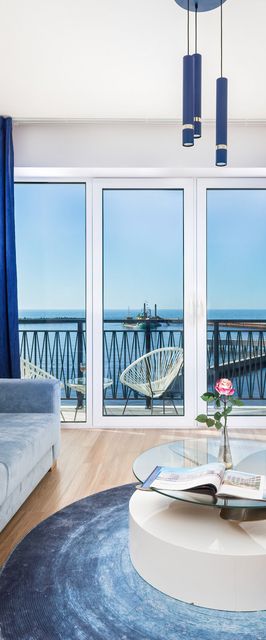 Bulwar Zachodzącego Słońca 2/24