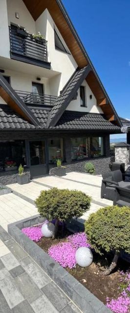 Pokoje Gościnne Baranek Czerwienne, Ząb